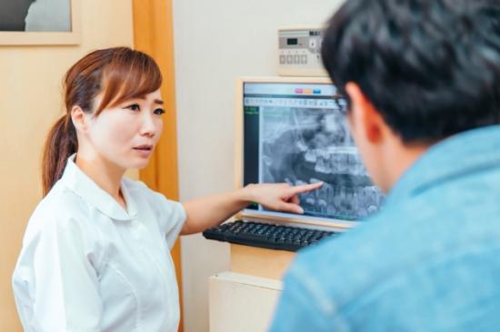 インプラントのデメリットを徹底解説!メリットと比較して正しい治療選択を